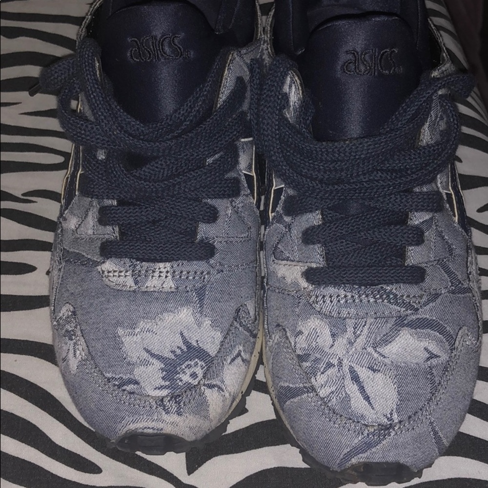 ASICS - Picture 7 of 9